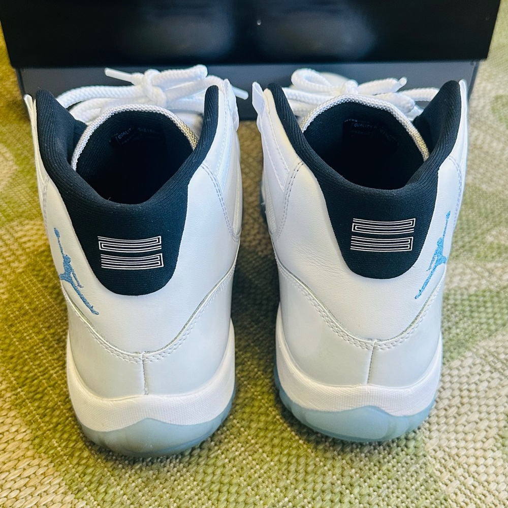 Nike Air Jordan 11 Retro Legend Blue CT8012-104 Size 10 Men Preowned - Picture 6 of 11